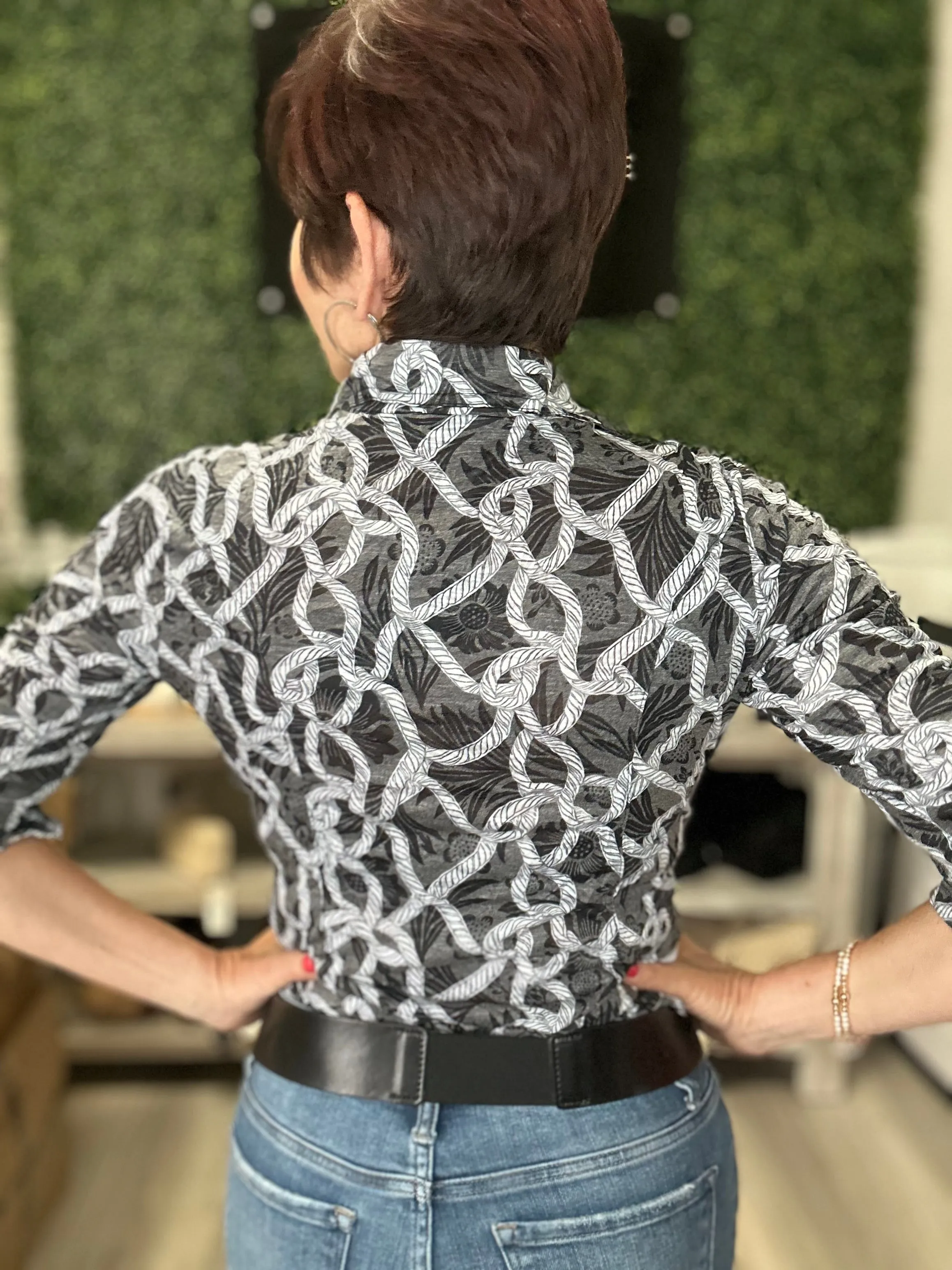 Sabrina Noir Threads Shirt